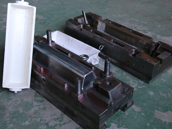 3噸（dūn）大（dà）型注塑（sù）模具